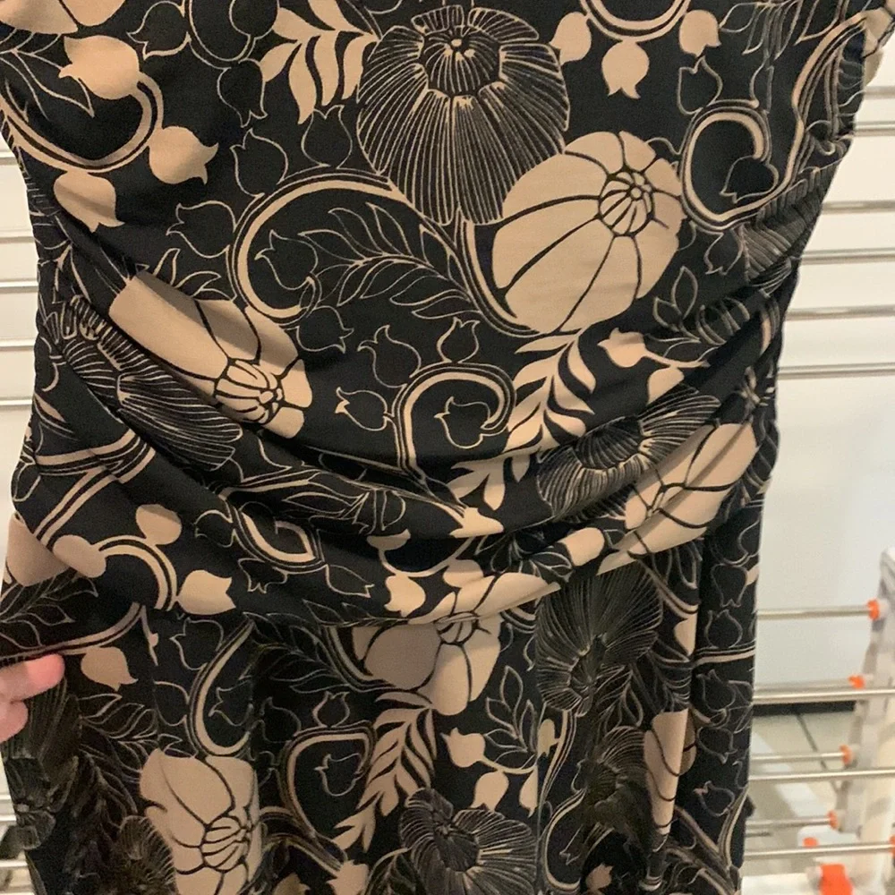 Dress - Picture 3 of 4